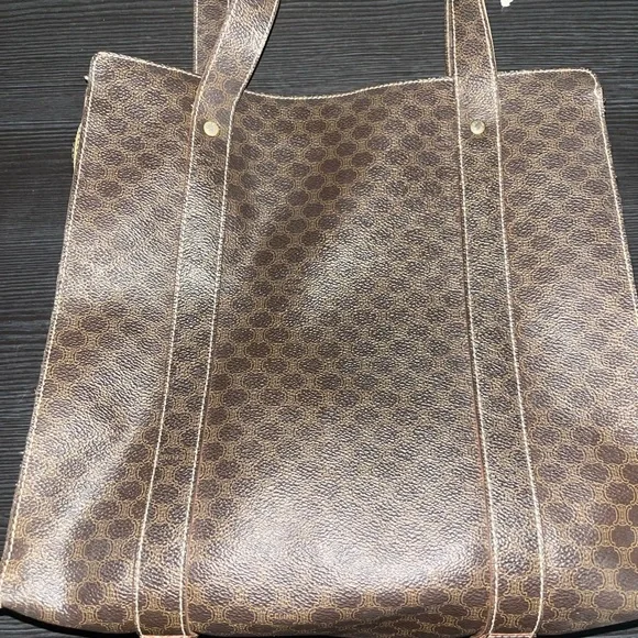 Celine Brown shoulder bag with Classic Design - Picture 11 of 17